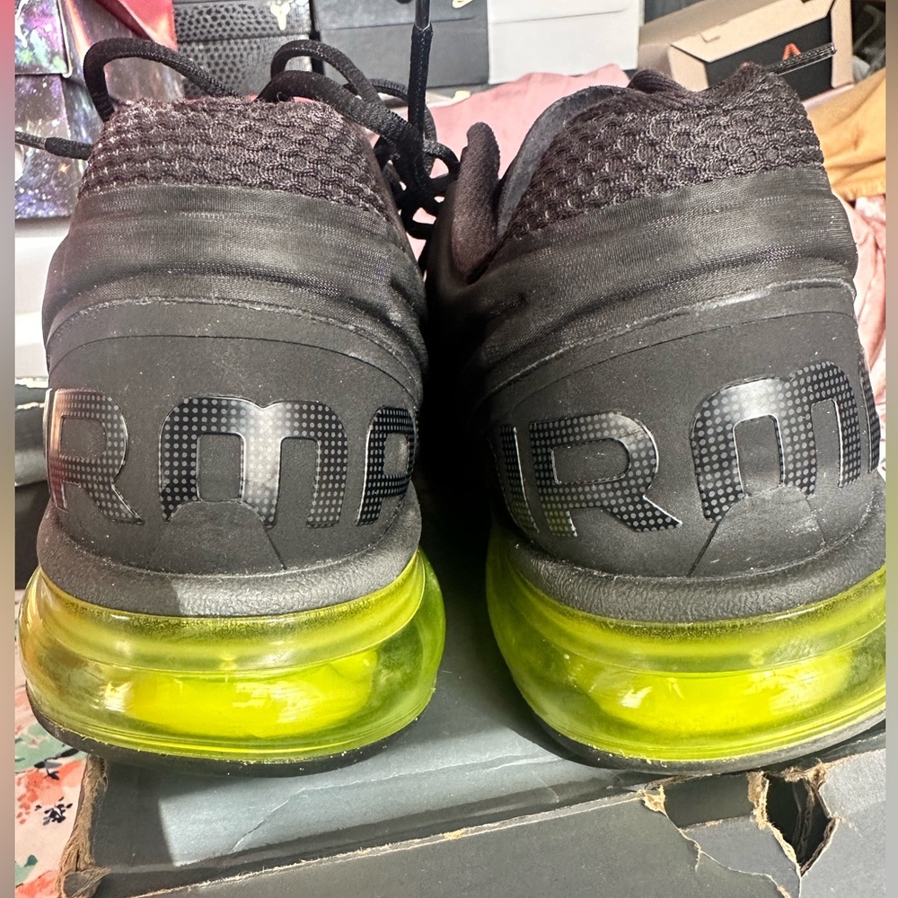 Nike Air Max 2013 (Black Volt) - Picture 3 of 9